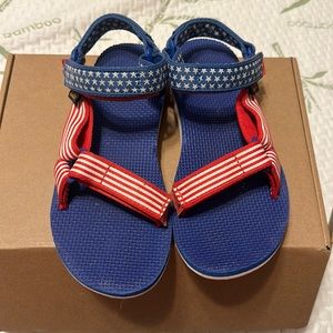 EUC womens Teva sandals